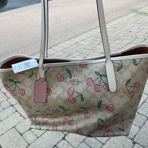 coach city tote in signature canvas heart cherry print